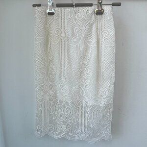 White lace design pencil skirt size S